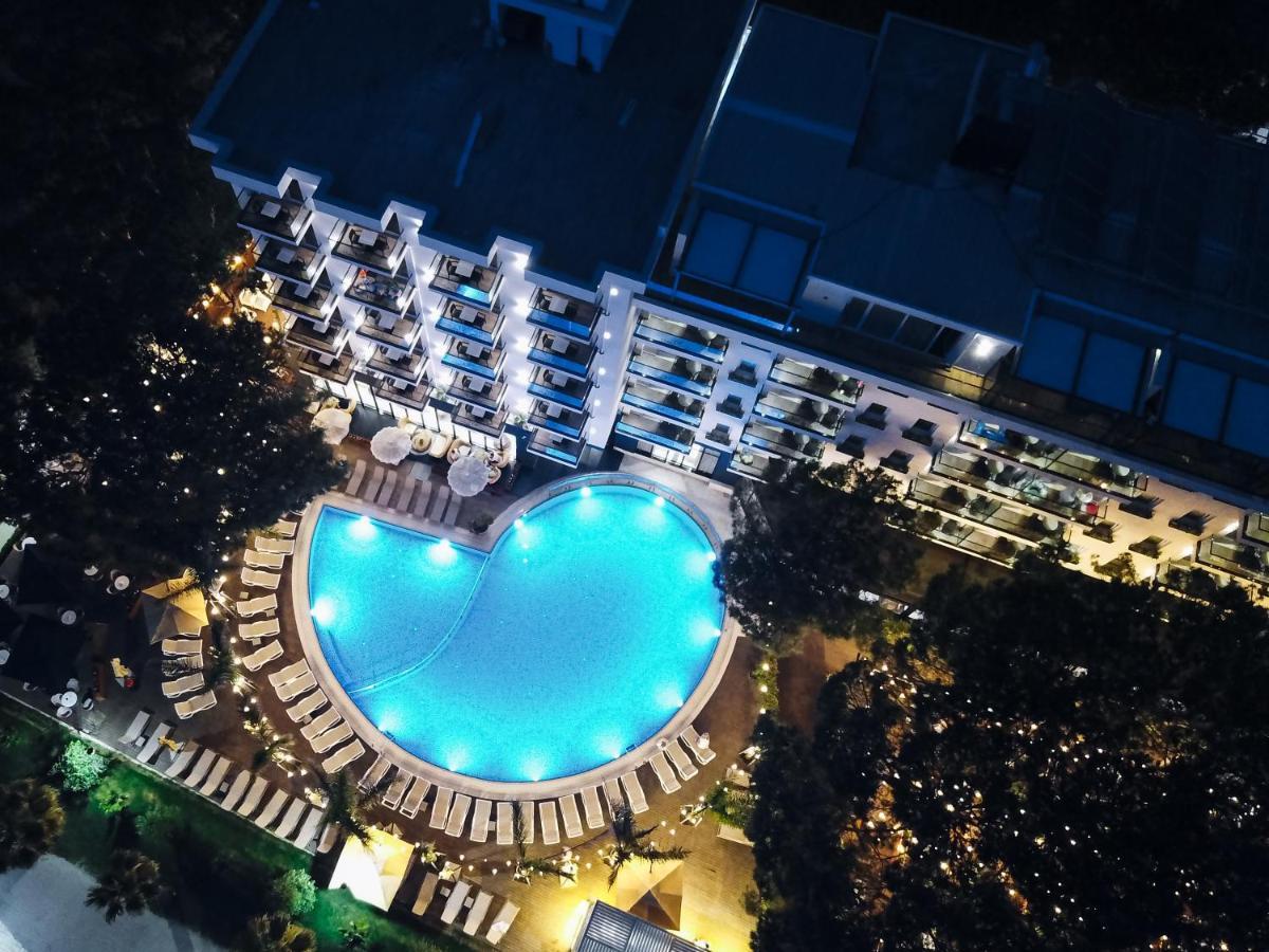 Vm Resort & Spa Golem  Luaran gambar