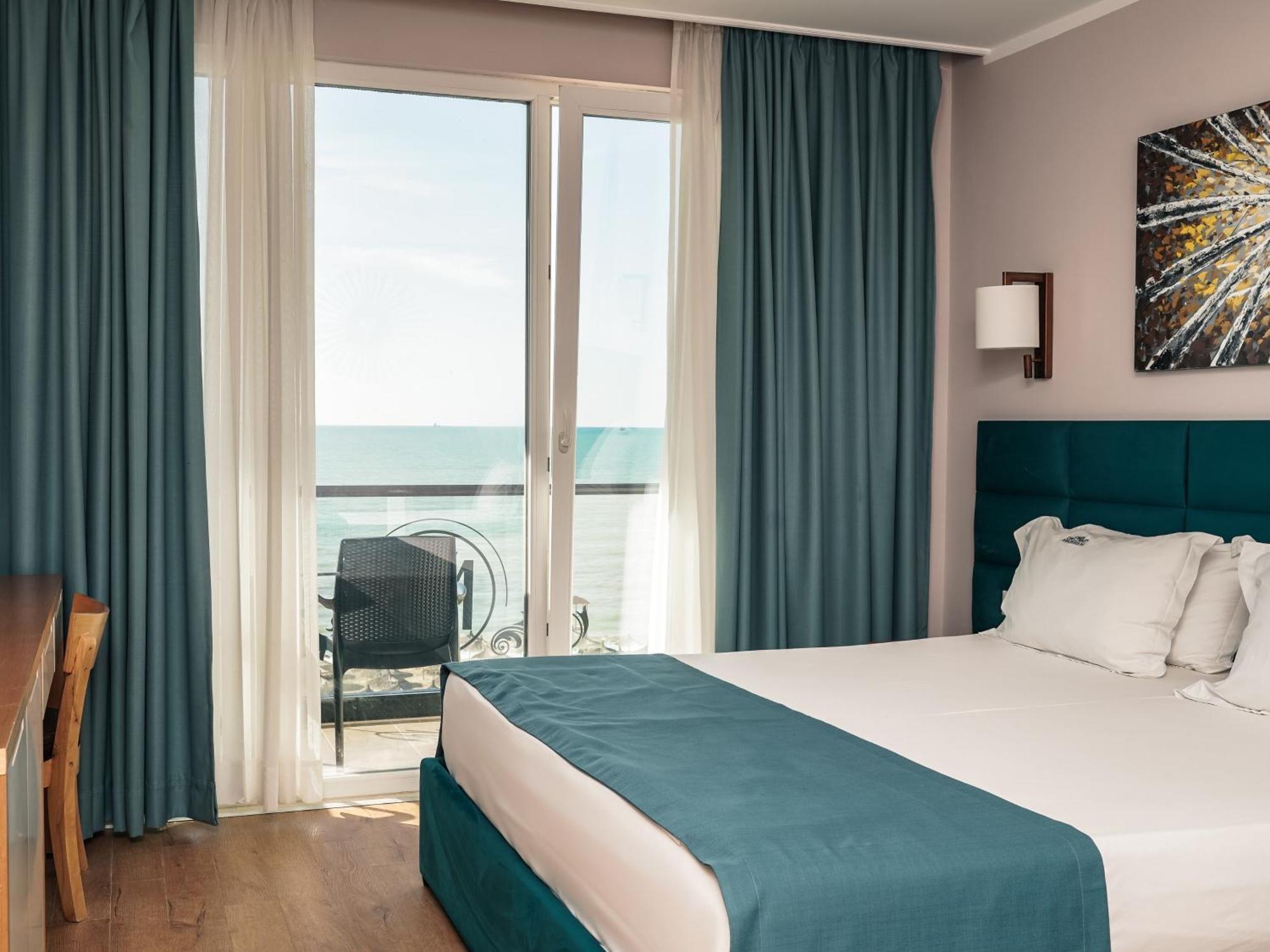 Vm Resort & Spa Golem  Luaran gambar